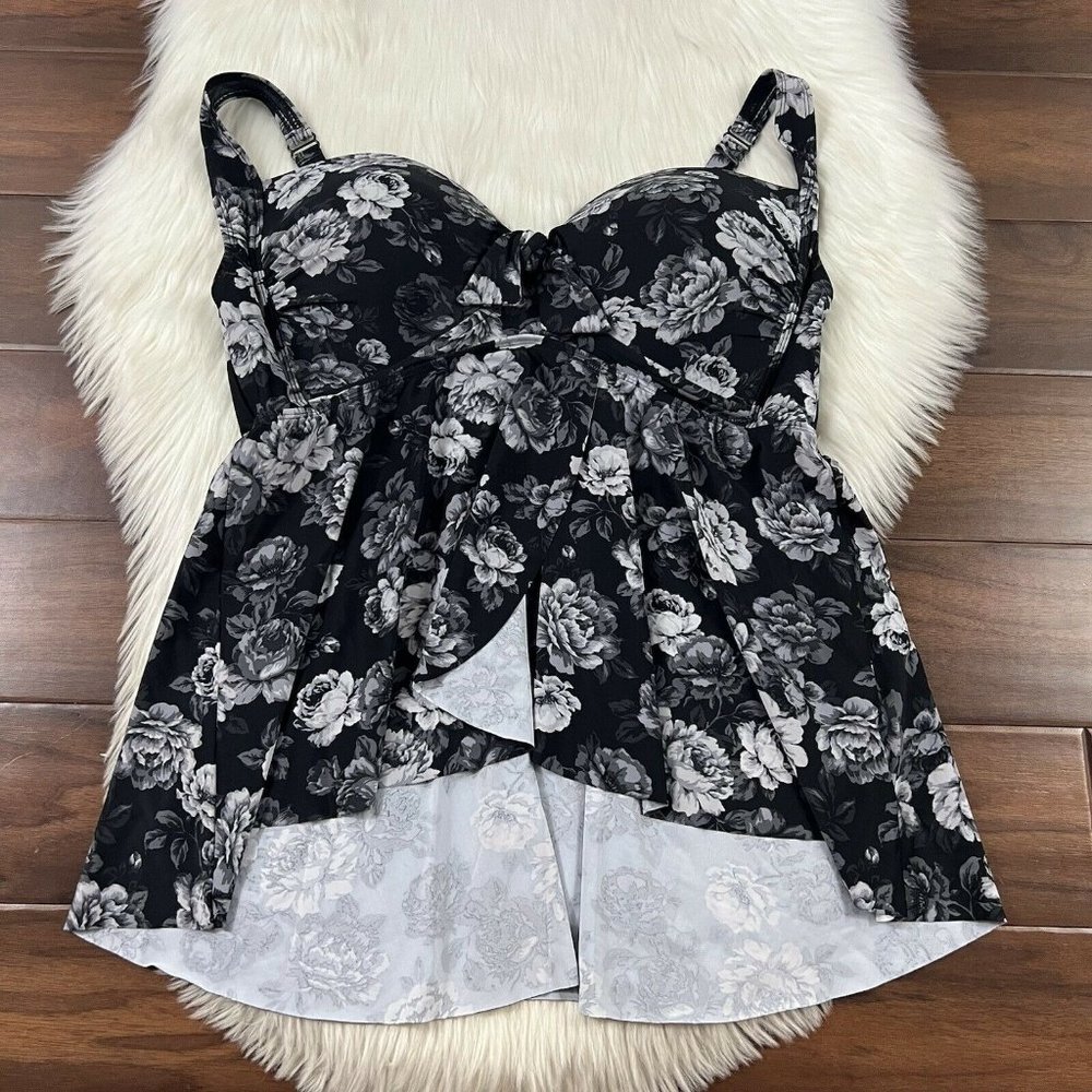 Torrid Size 2F Black Gray Floral Tankini Top Swim Suit Built In Bra Wireless